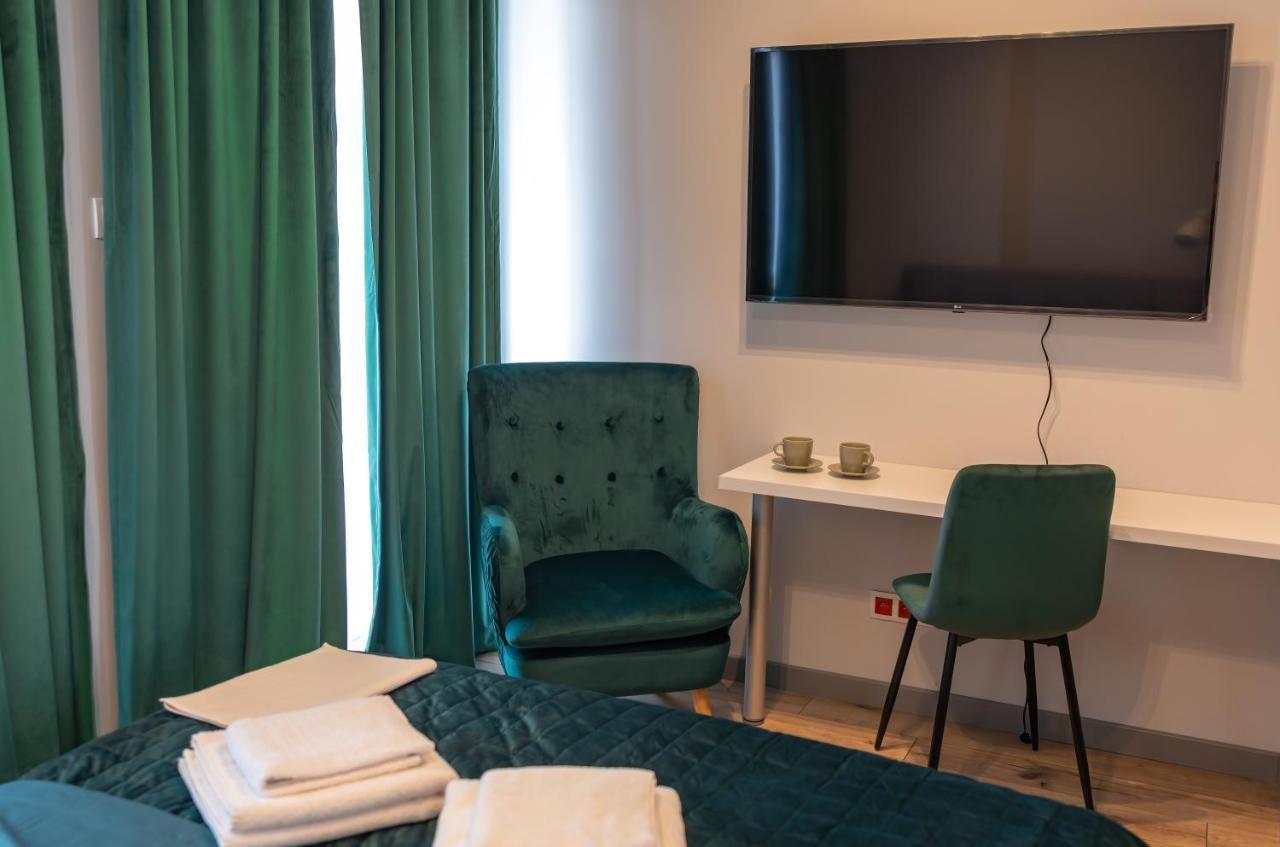Warszawski Hongkong, Kultowe Miejsce Varsovie Extérieur photo
