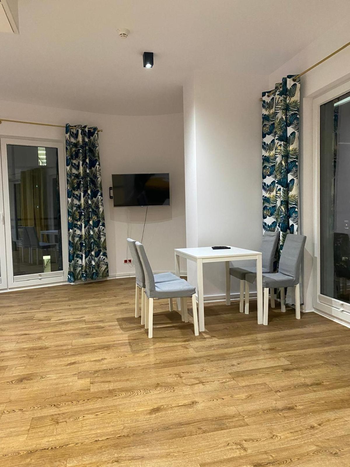 Warszawski Hongkong, Kultowe Miejsce Varsovie Extérieur photo